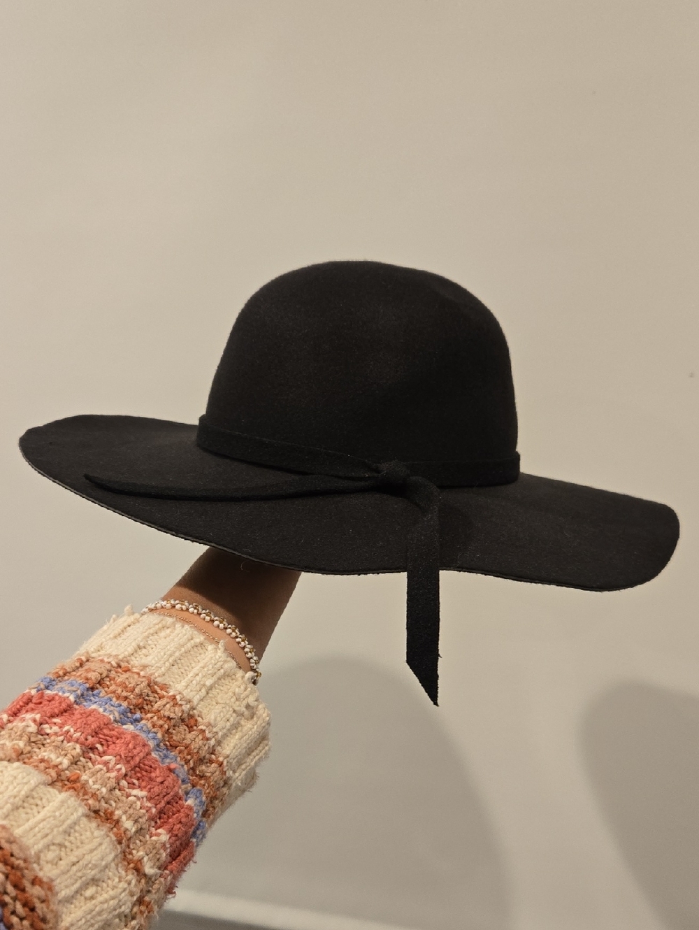 Wide-Brim Black Felt Sun Hat Floppy Style
